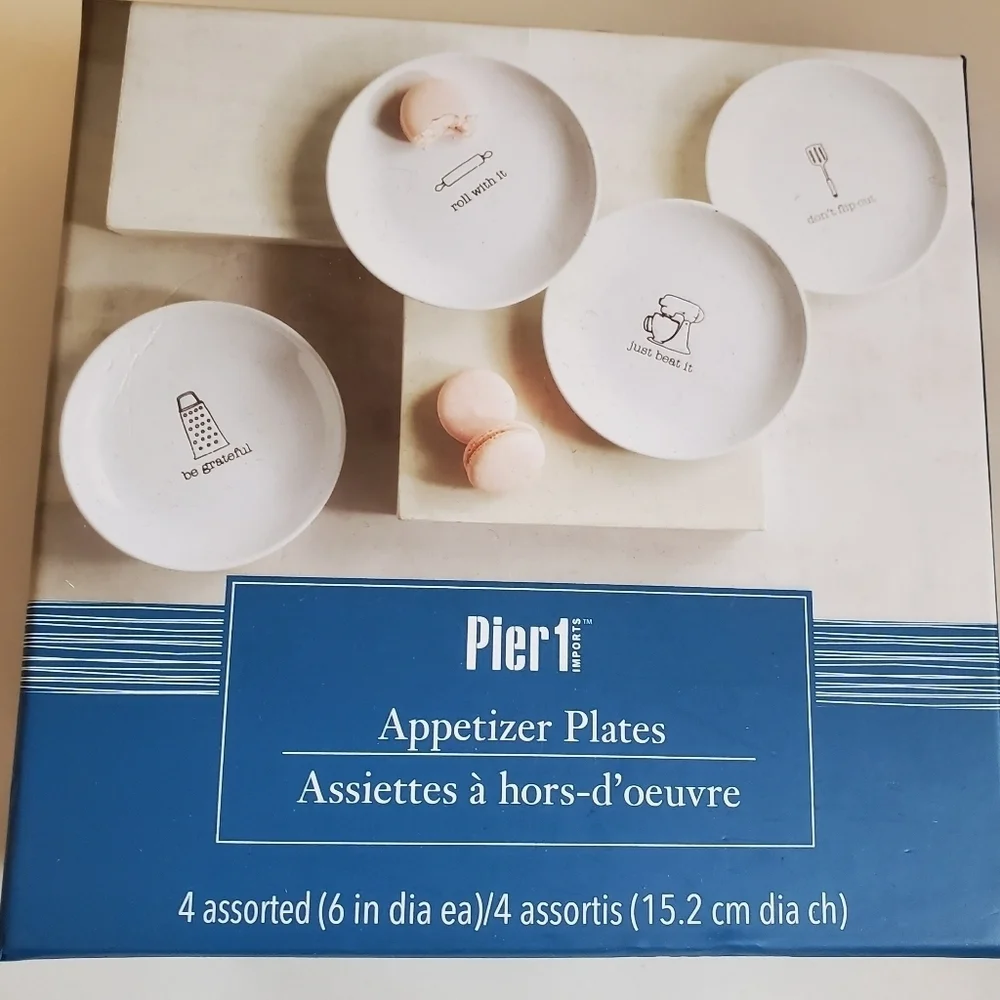 Pier 1 APPETIZER PLATES SET OF 4 NWT. 6IN.